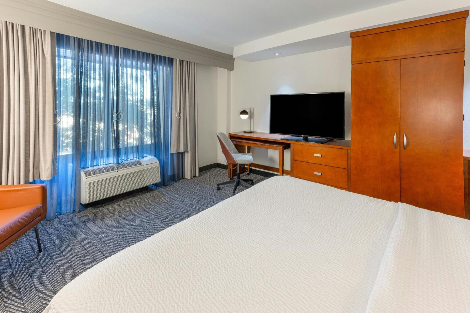Hotel Courtyard By Marriott Wichita At Old Town Exteriér fotografie