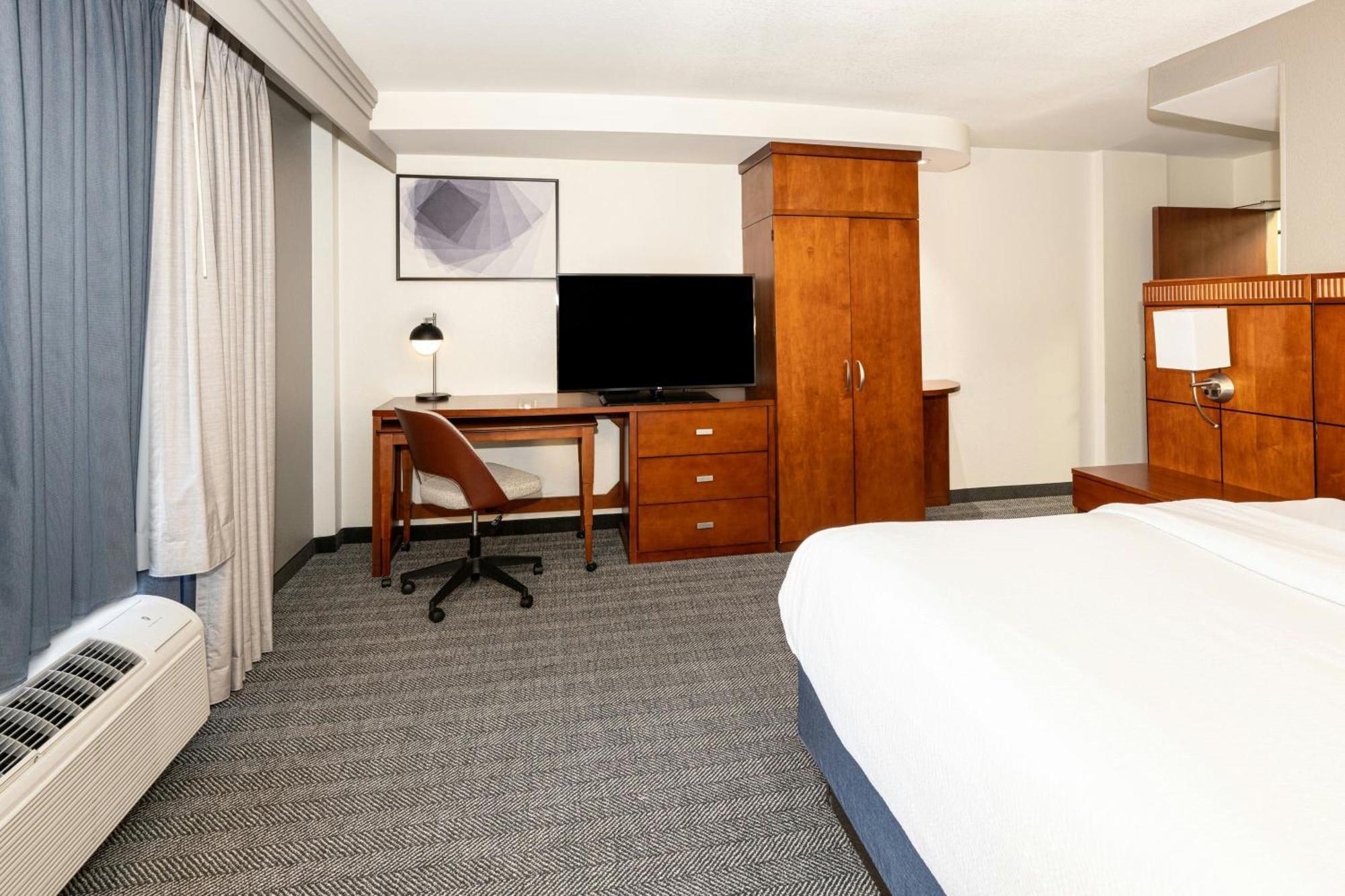 Hotel Courtyard By Marriott Wichita At Old Town Exteriér fotografie