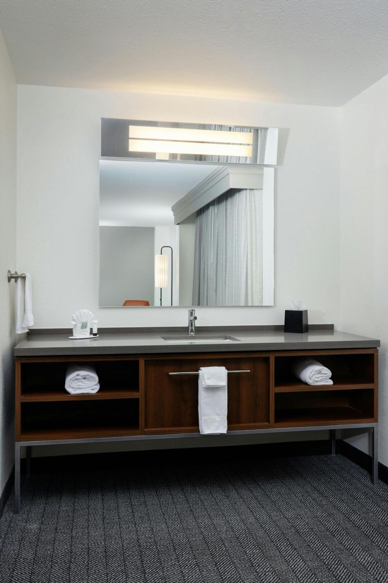 Hotel Courtyard By Marriott Wichita At Old Town Exteriér fotografie
