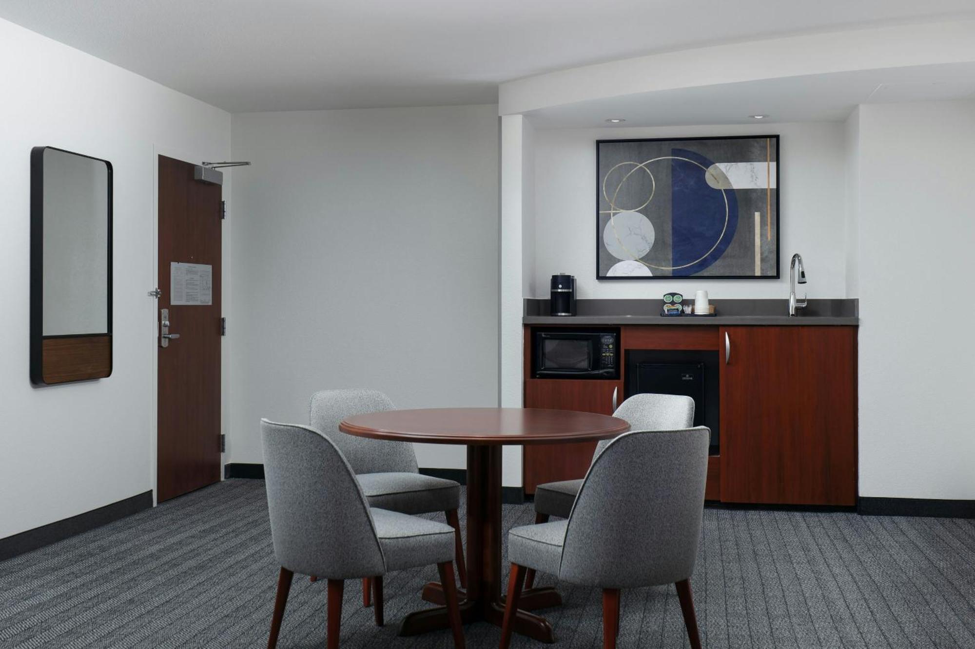 Hotel Courtyard By Marriott Wichita At Old Town Exteriér fotografie